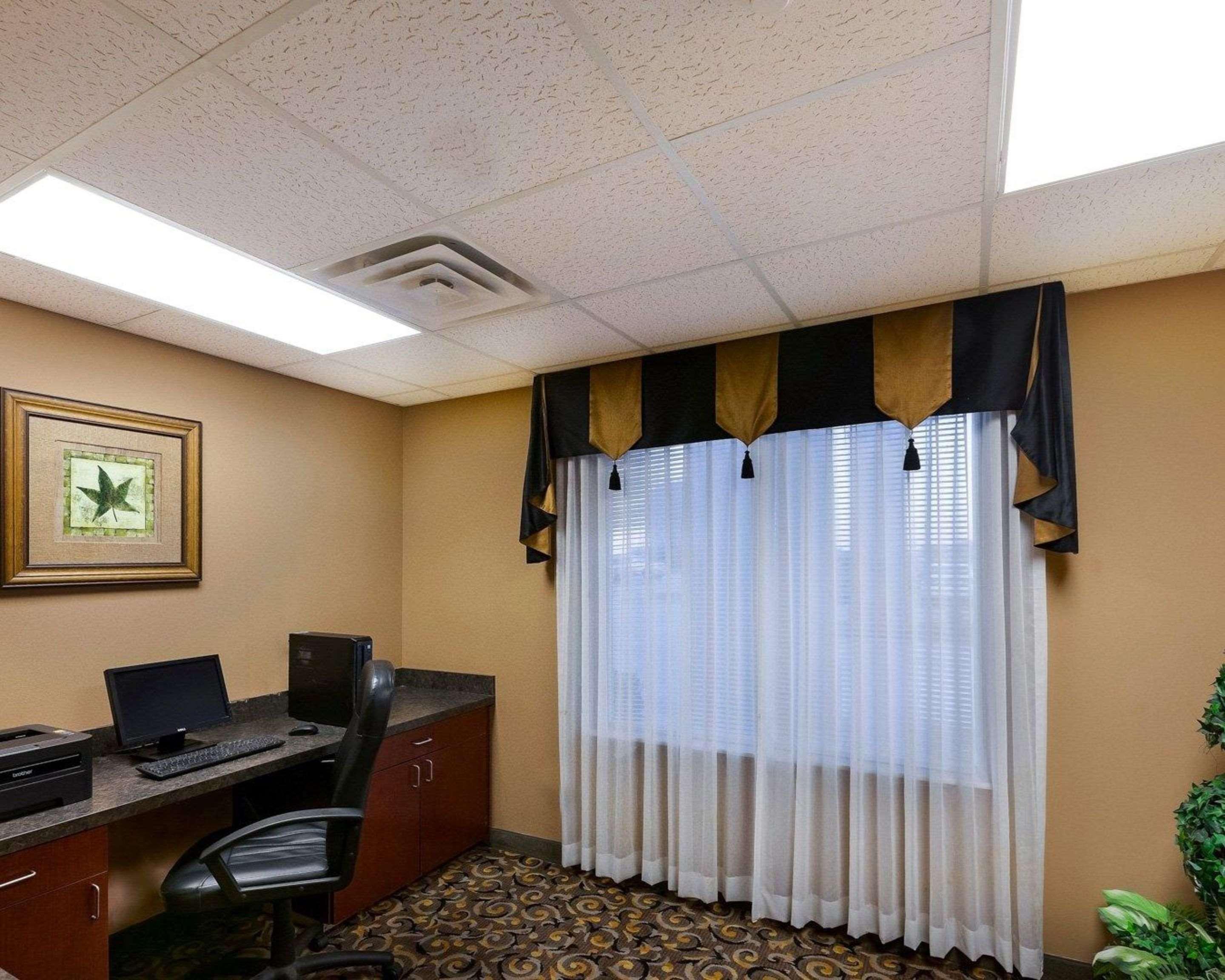 Comfort Suites University Абилин Екстериор снимка