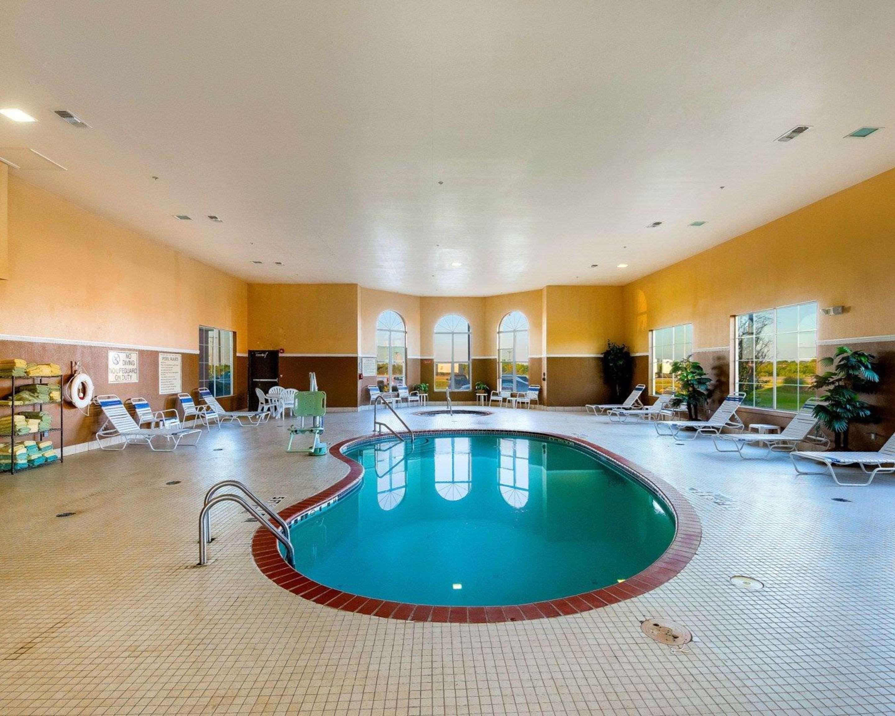 Comfort Suites University Абилин Екстериор снимка