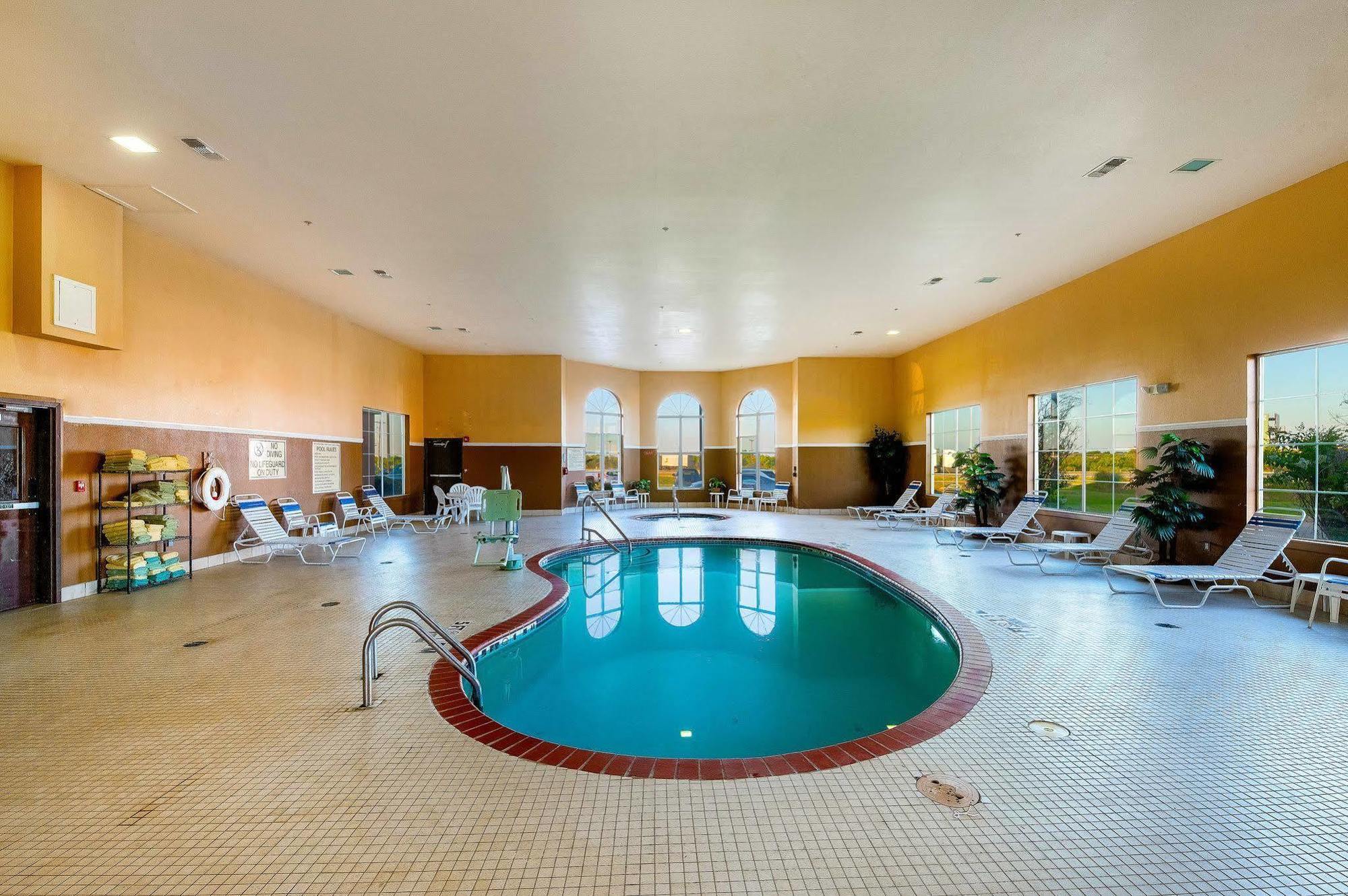 Comfort Suites University Абилин Екстериор снимка